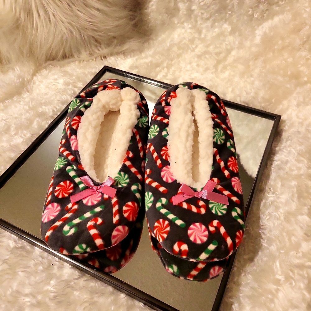 Christmas 🎄 house shoes, size large